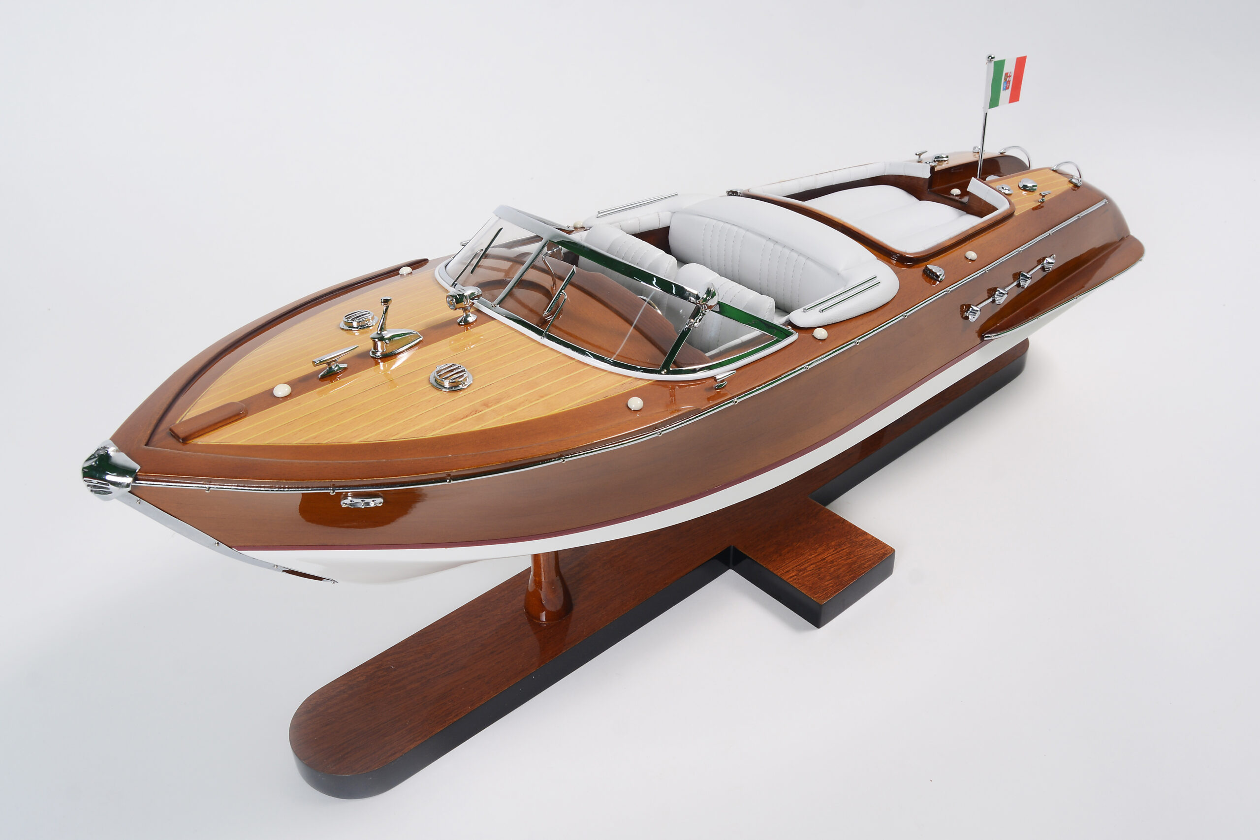 B195 Riva Aquarama Painted Bottom Clearance_2544 Riva Aquarama Painted Bottom Clearance - Bild 1